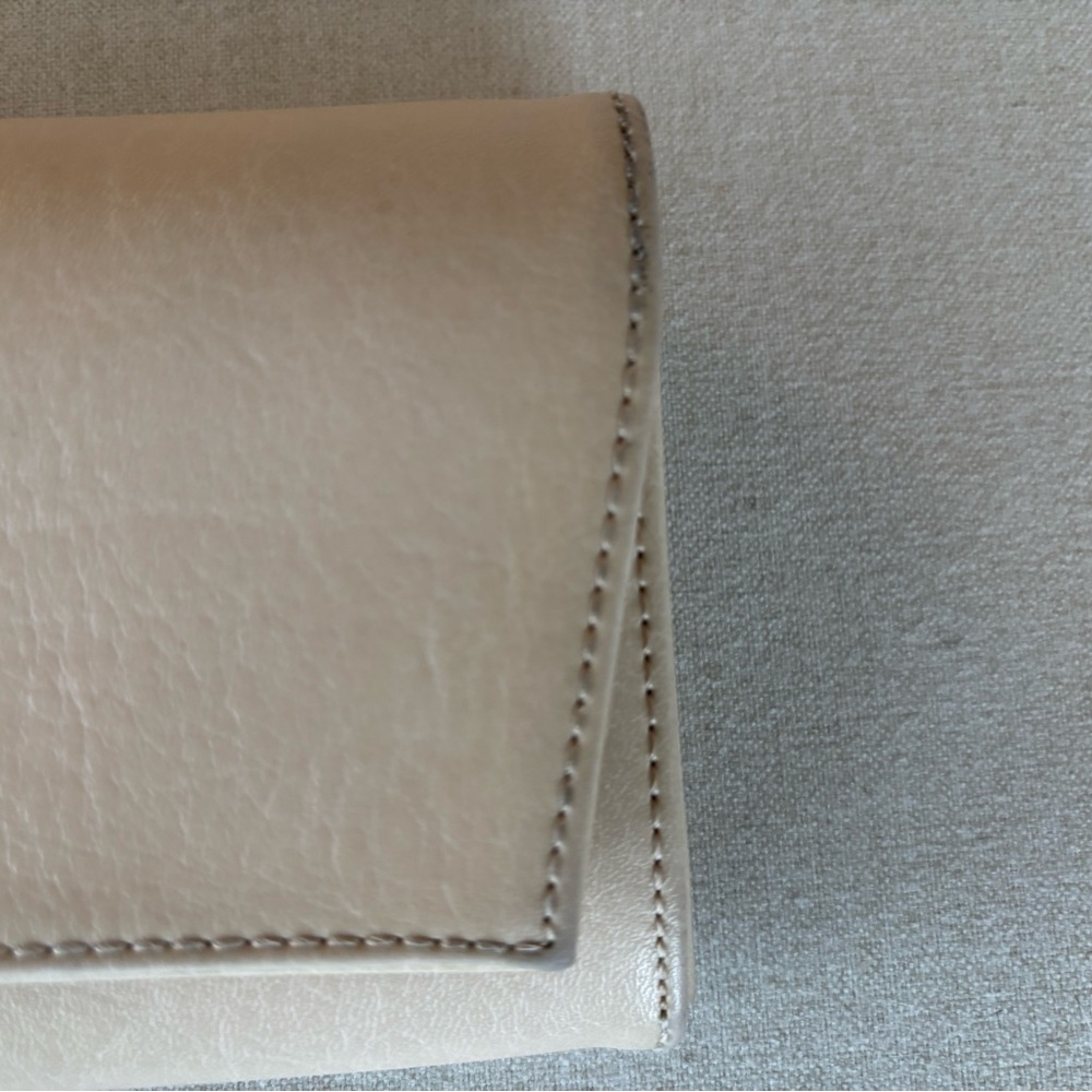 Matt & Nat vegan leather cream wallet - Picture 4 of 11